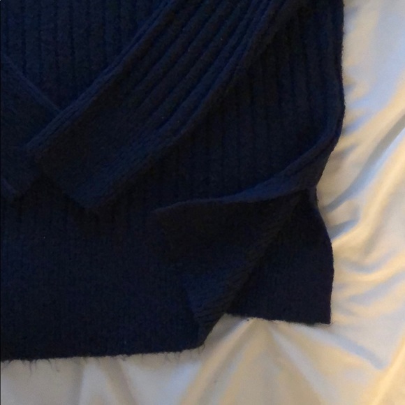 Sweater - Picture 5 of 6